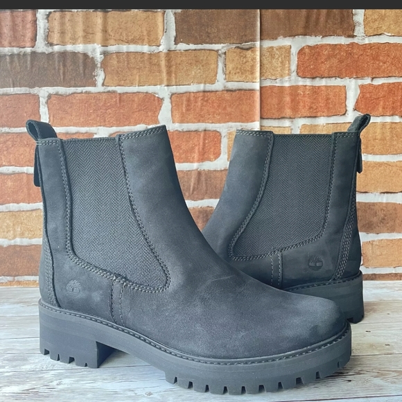 Timberland Shoes - TIMBERLAND WOMEN'S COURMAYEUR VALLEY CHELSEA BLACK NUBUCK BOOT.